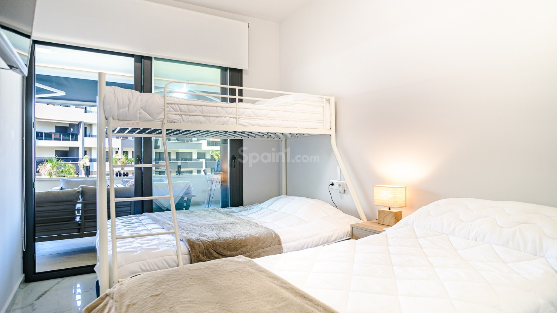 Resale - Apartment -
TORREVIEJA - Torrevieja