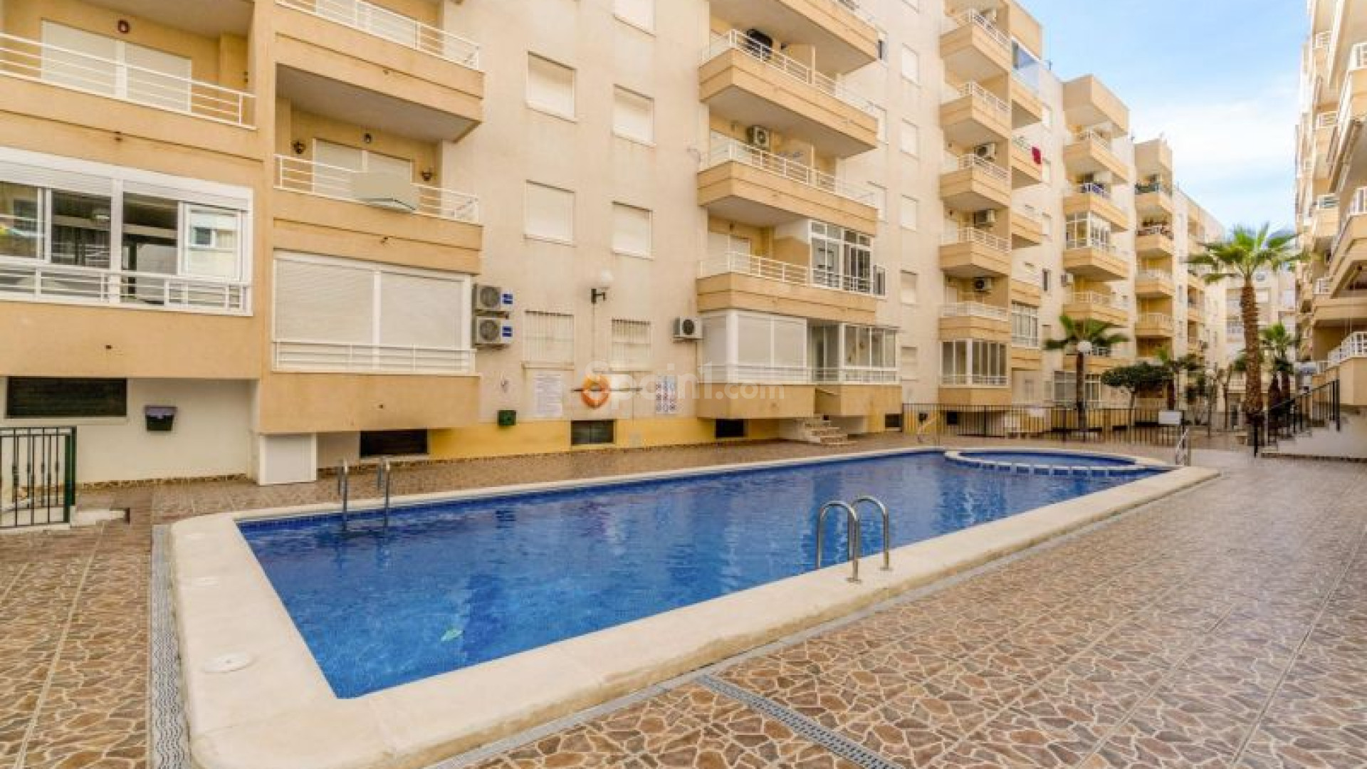 Resale - Apartment -
Torrevieja