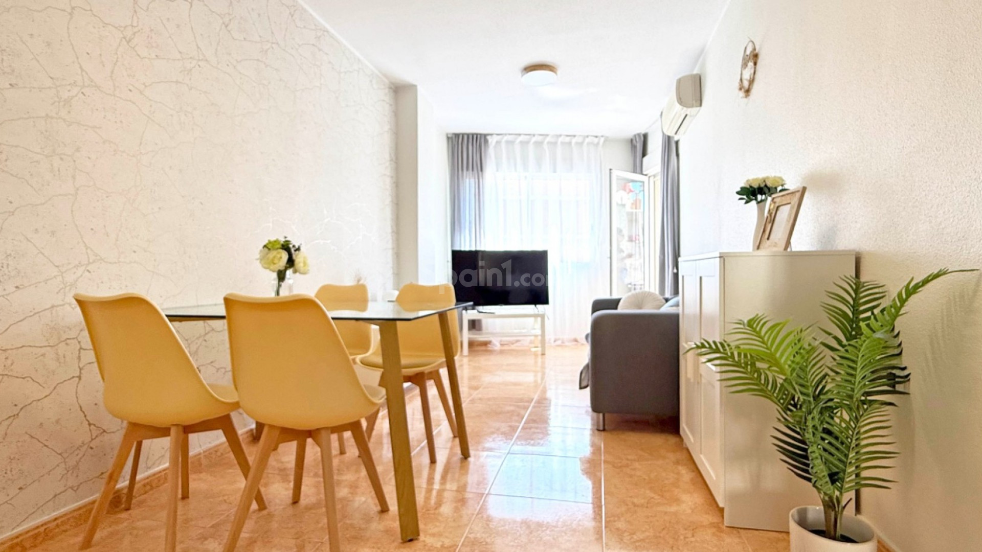 Resale - Apartment -
Torrevieja