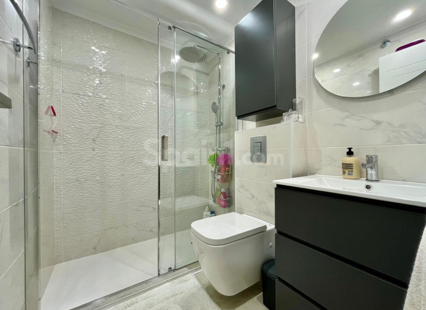 Resale - Apartment -
Torrevieja