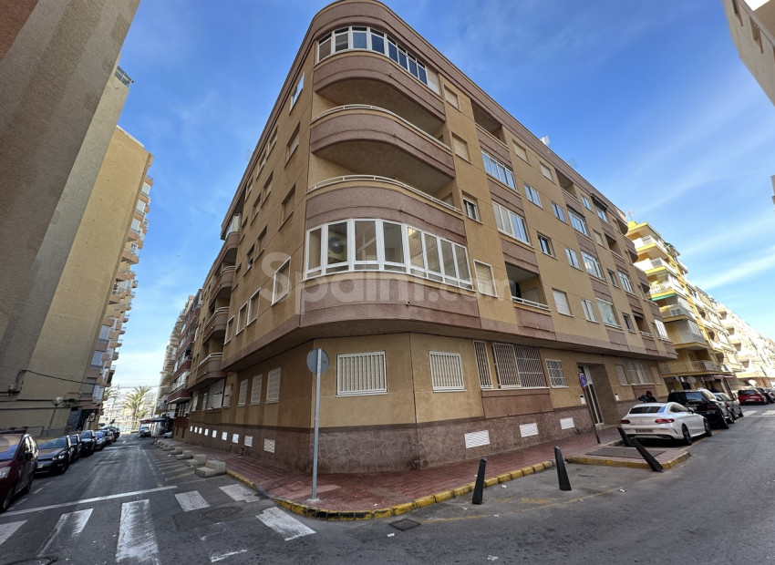 Resale - Apartment -
Torrevieja