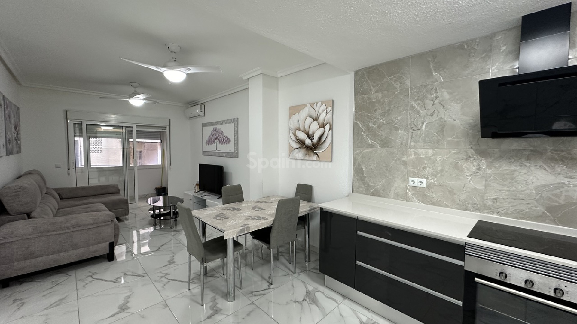 Resale - Apartment -
Torrevieja