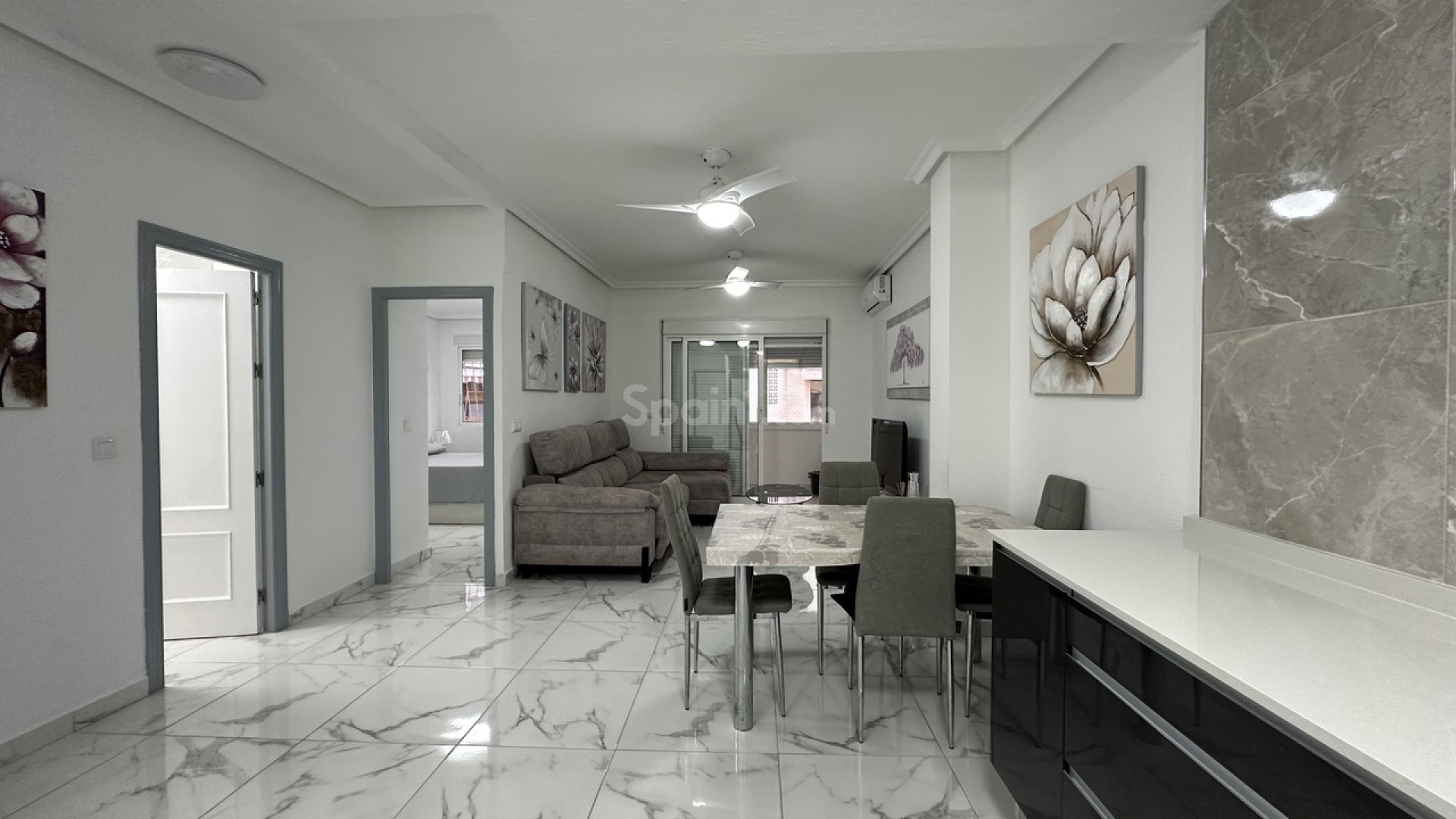 Resale - Apartment -
Torrevieja