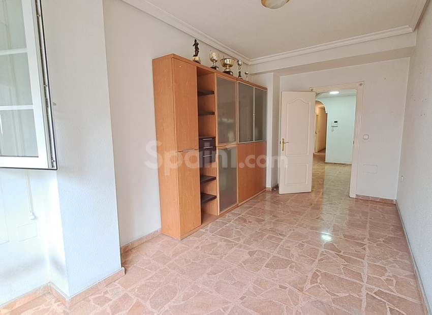Resale - Apartment -
Torrevieja