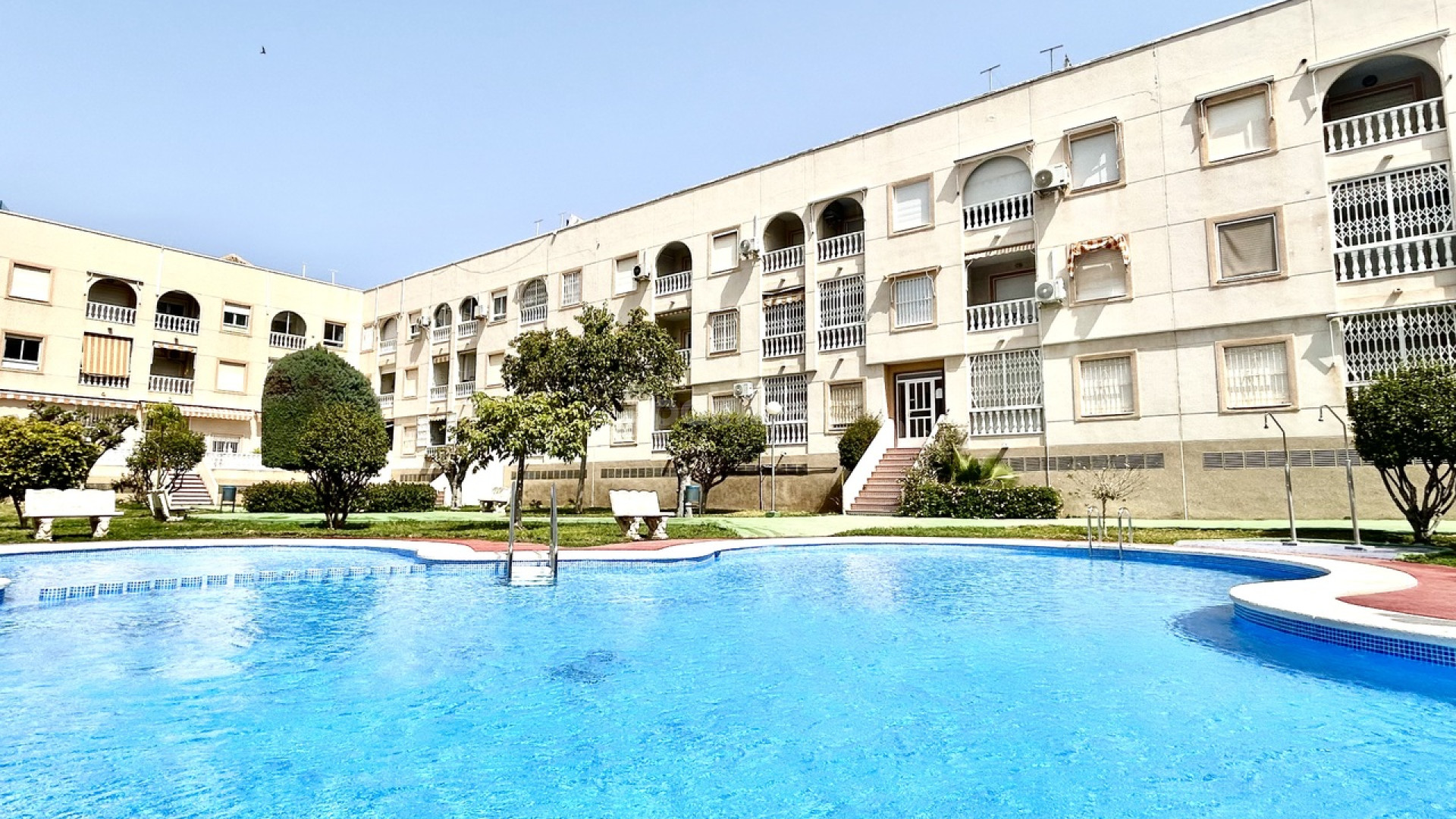 Resale - Apartment -
Torrevieja