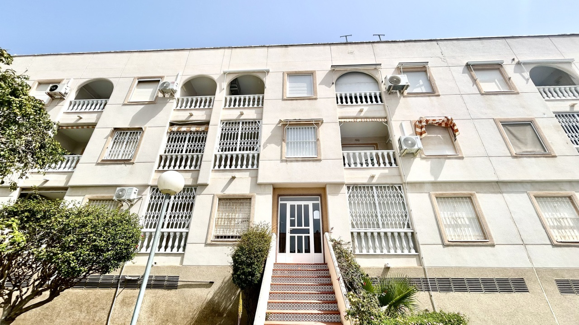 Resale - Apartment -
Torrevieja