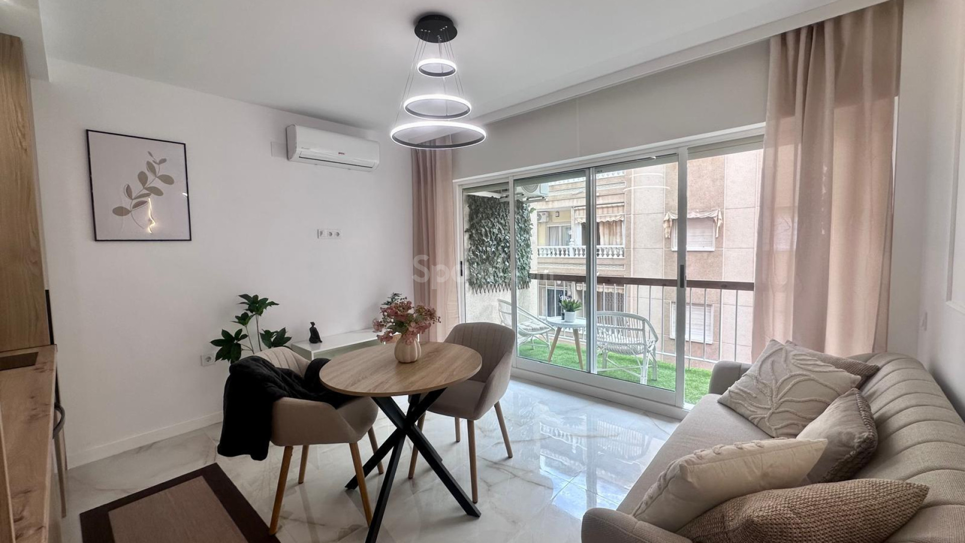 Resale - Apartment -
Torrevieja