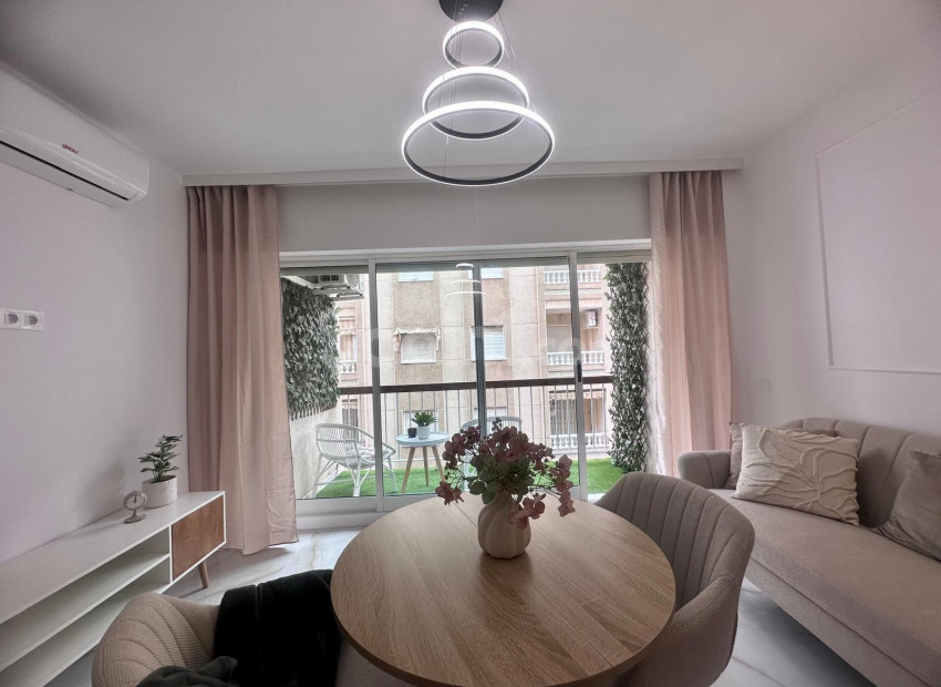 Resale - Apartment -
Torrevieja