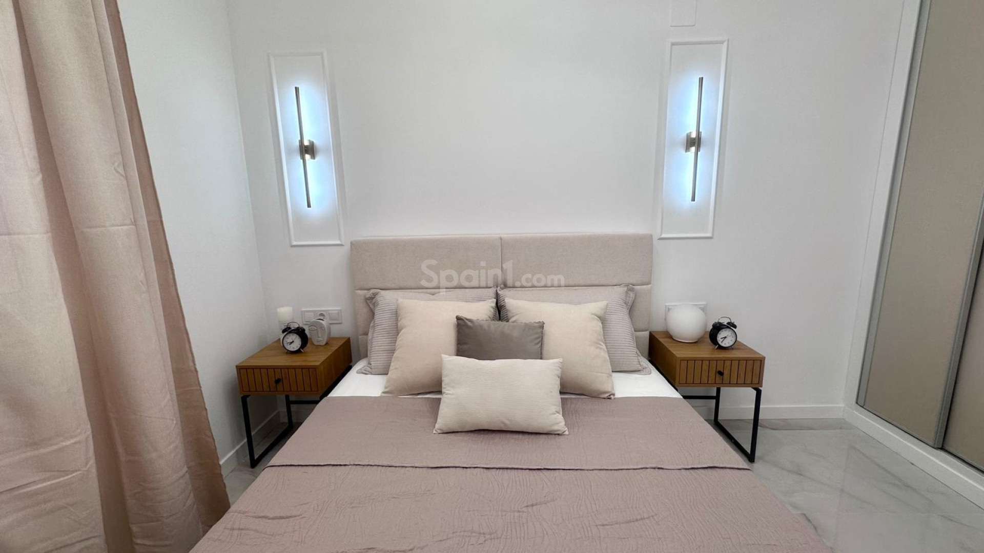 Resale - Apartment -
Torrevieja
