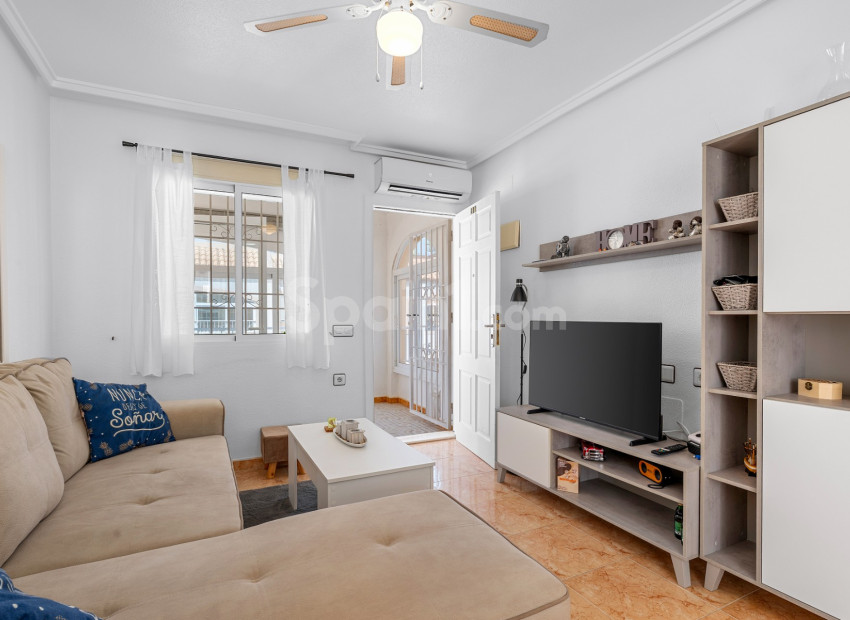 Resale - Apartment -
Torrevieja