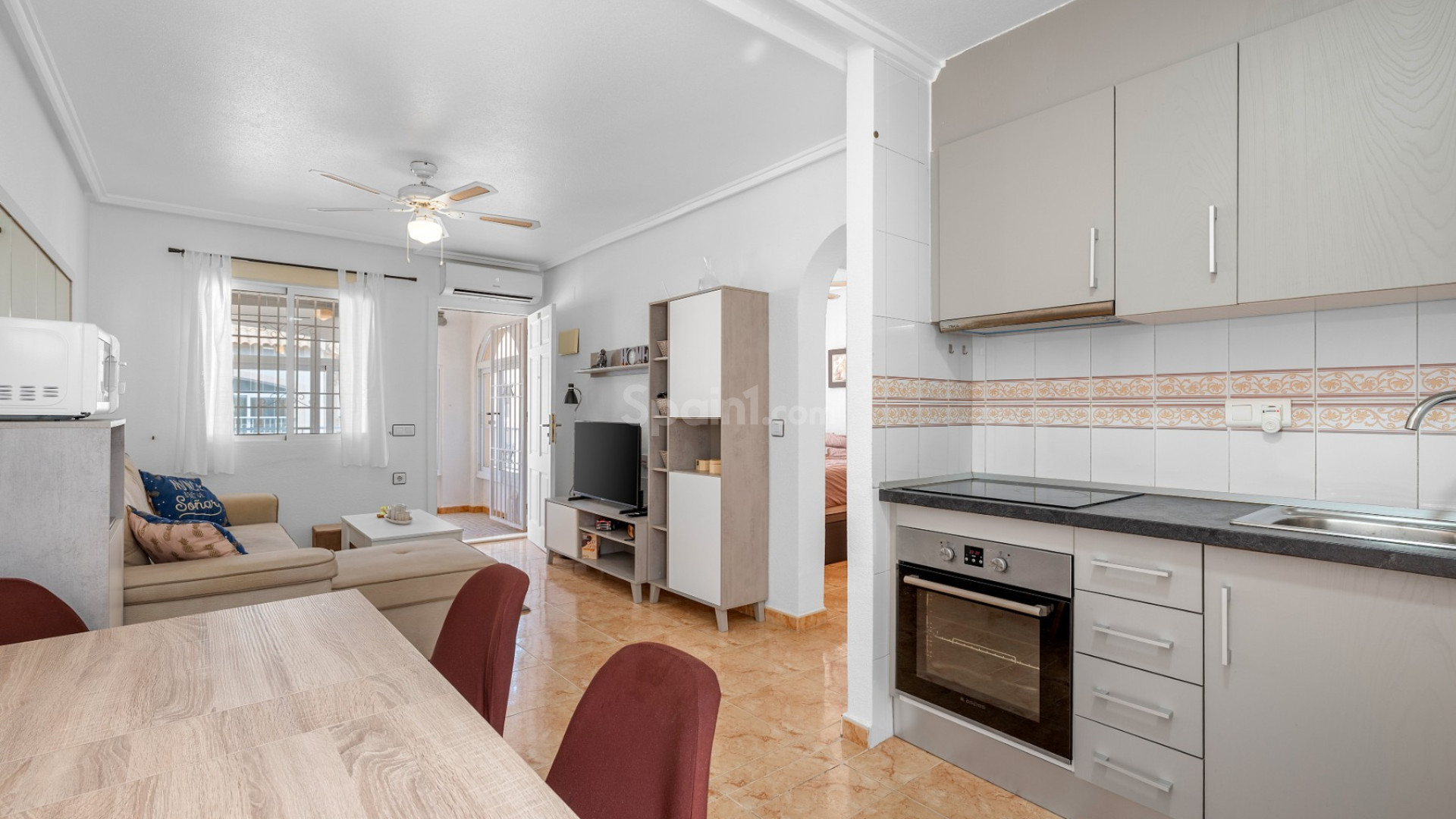 Resale - Apartment -
Torrevieja