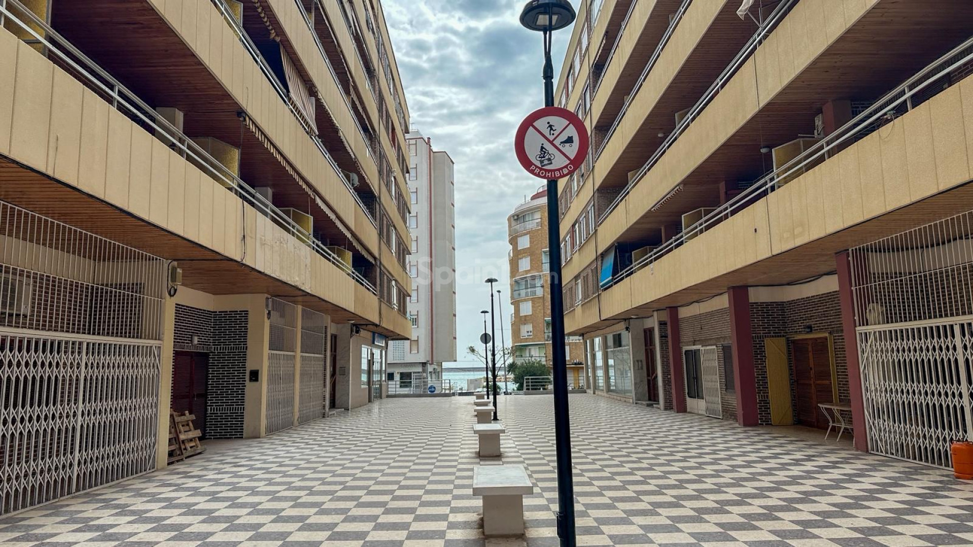 Resale - Apartment -
Torrevieja