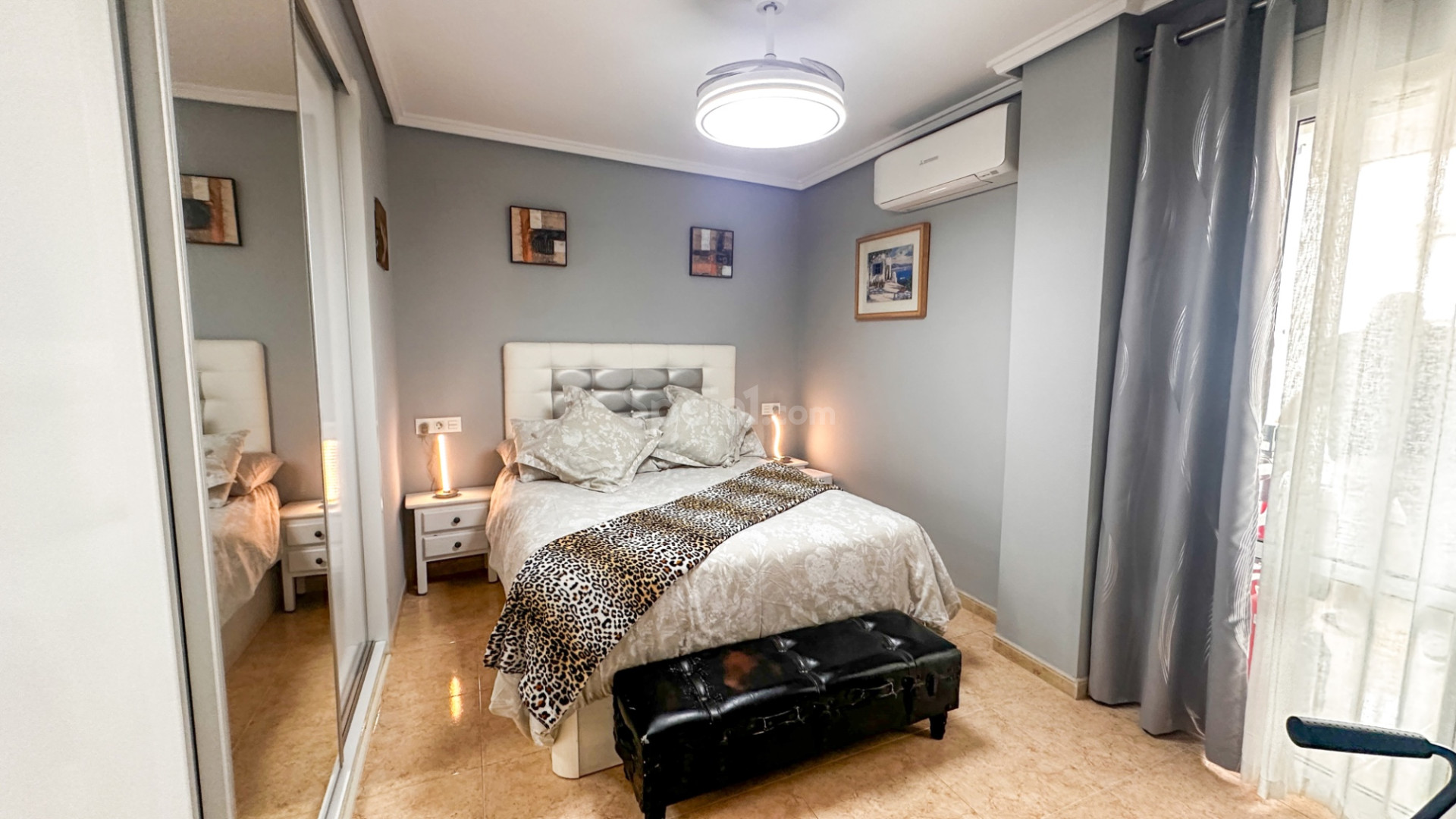 Resale - Apartment -
Torrevieja
