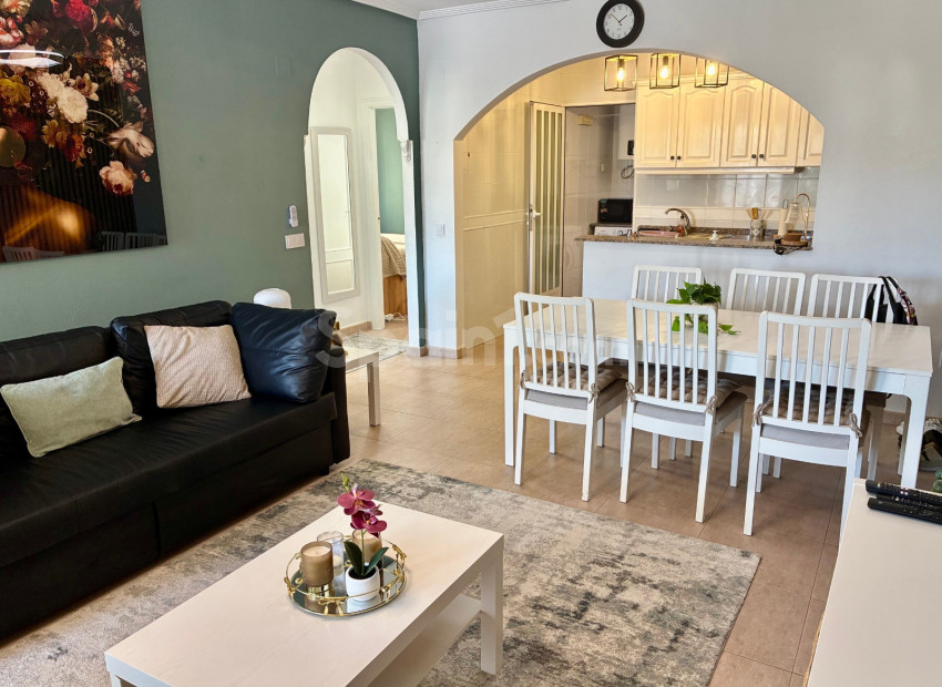 Resale - Apartment -
Villamartin - La Andaluza