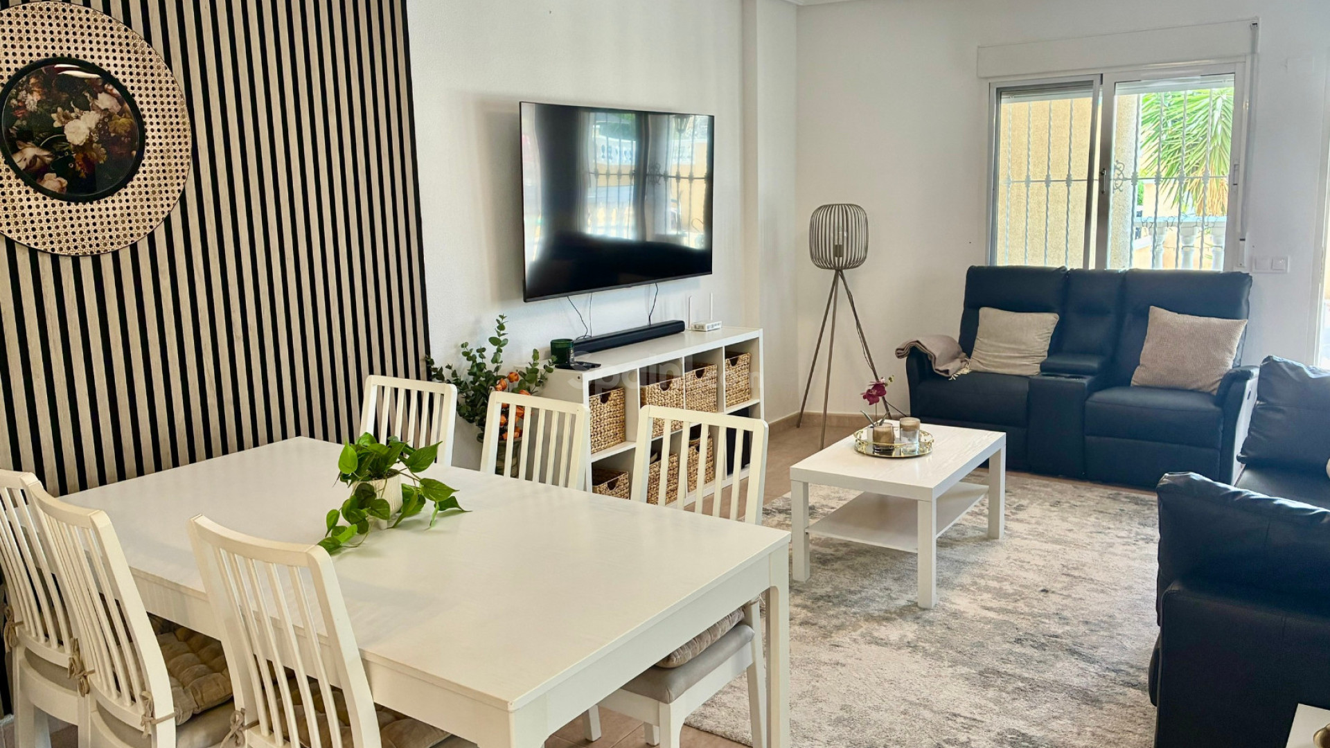 Resale - Apartment -
Villamartin - La Andaluza