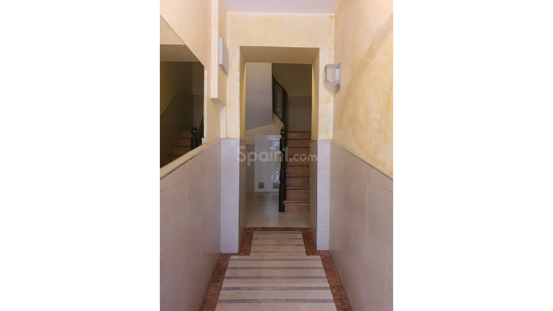 Resale - Building -
Alicante - Casco antiguo