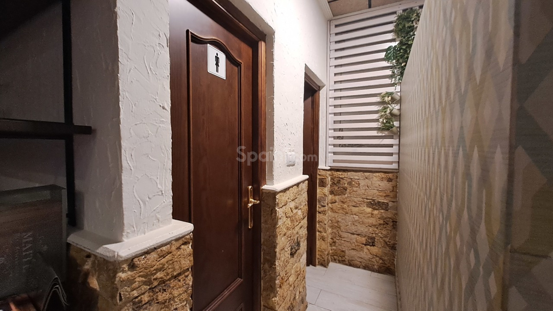 Resale - Commercial -
Benijofar