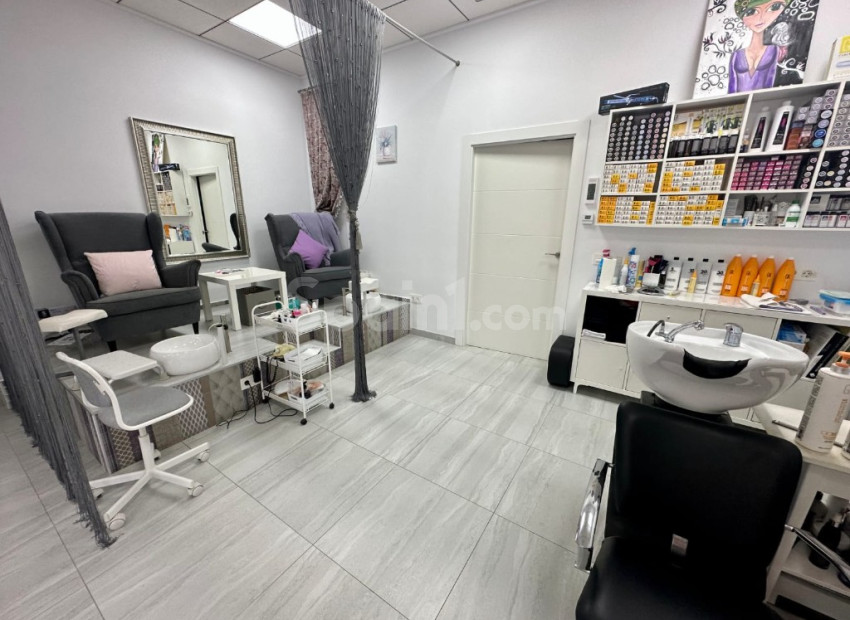 Resale - Commercial -
La Zenia