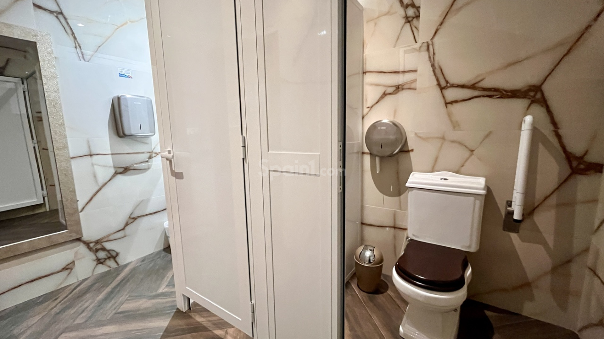 Resale - Commercial -
La Zenia