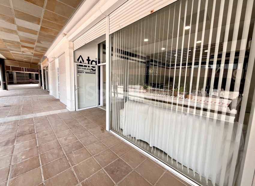 Resale - Commercial -
Playa Flamenca