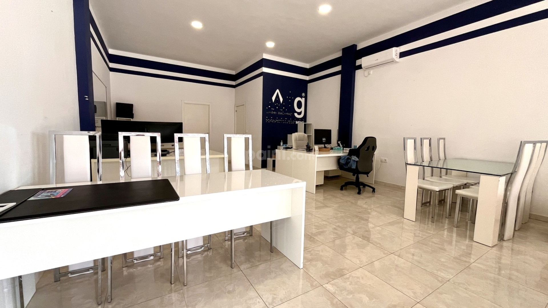 Resale - Commercial -
Playa Flamenca