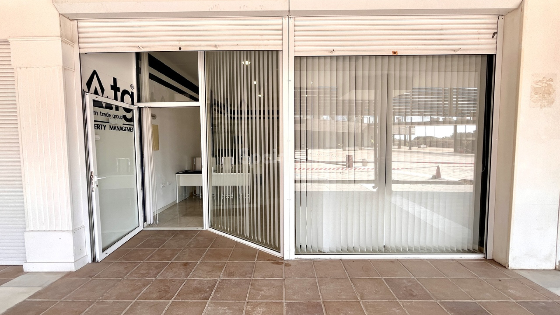 Resale - Commercial -
Playa Flamenca