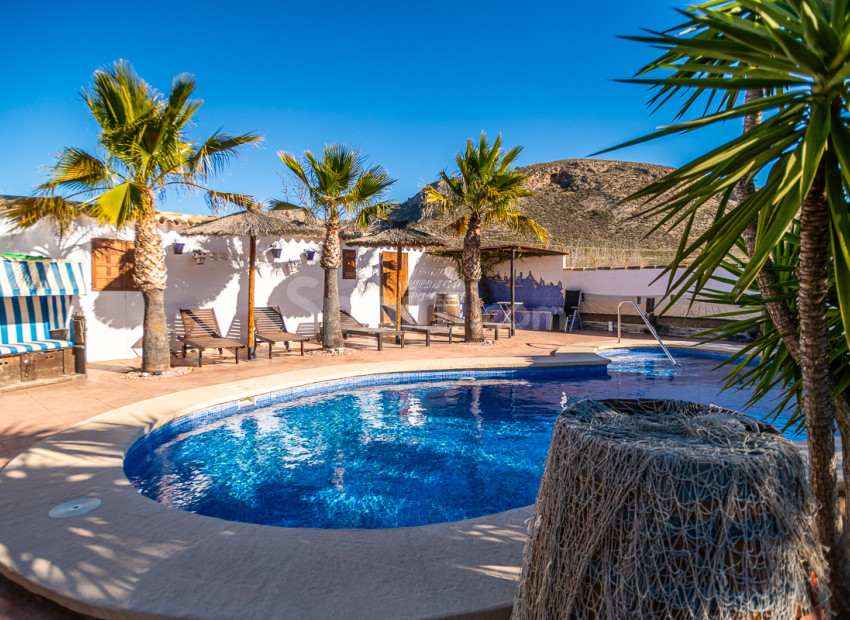 Resale - Commercial Property -
Hondón de las Nieves