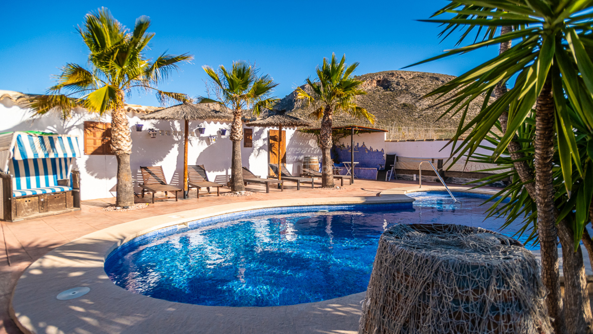 Resale - Commercial Property -
Hondón de las Nieves