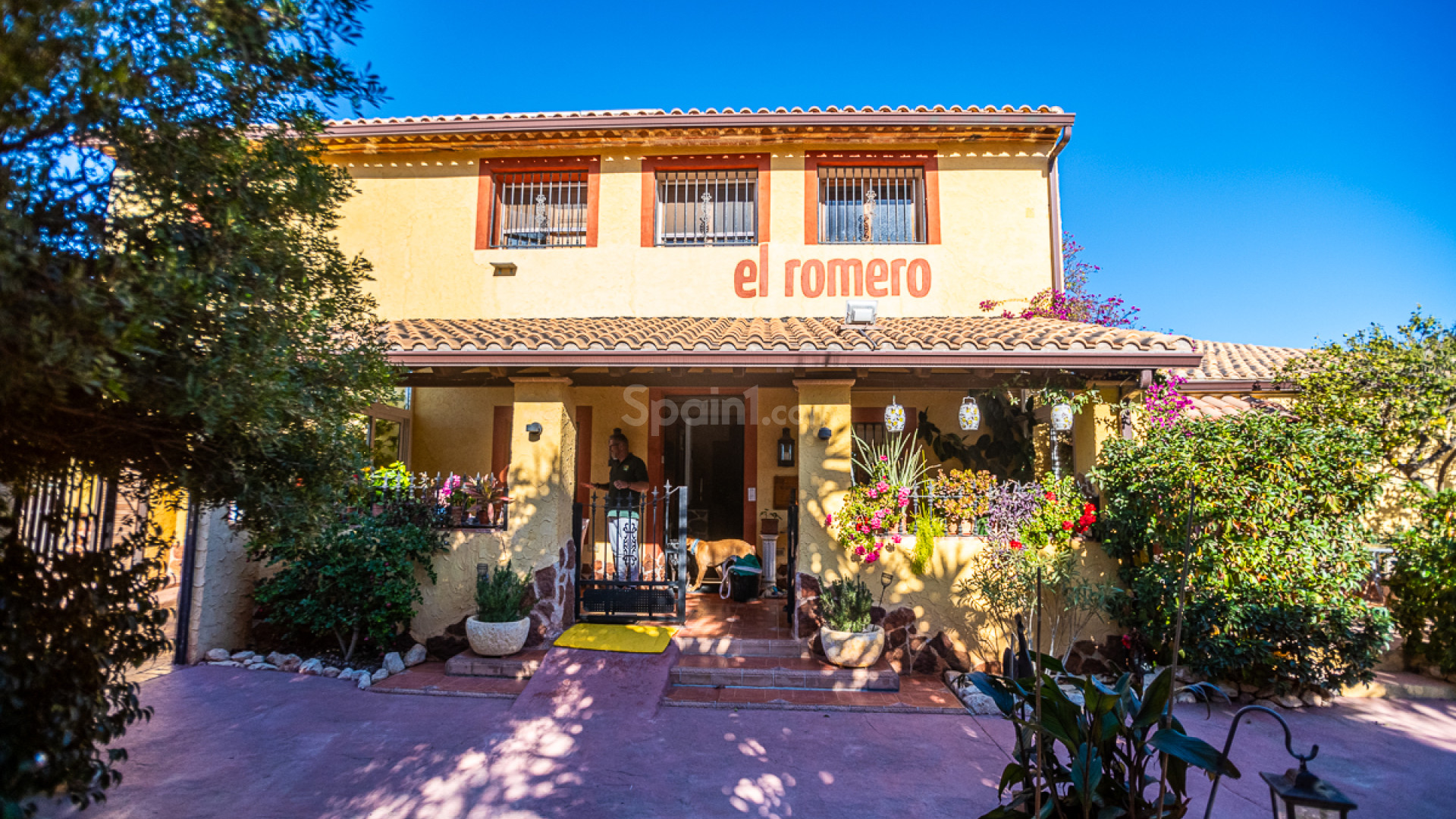 Resale - Commercial Property -
Hondón de las Nieves