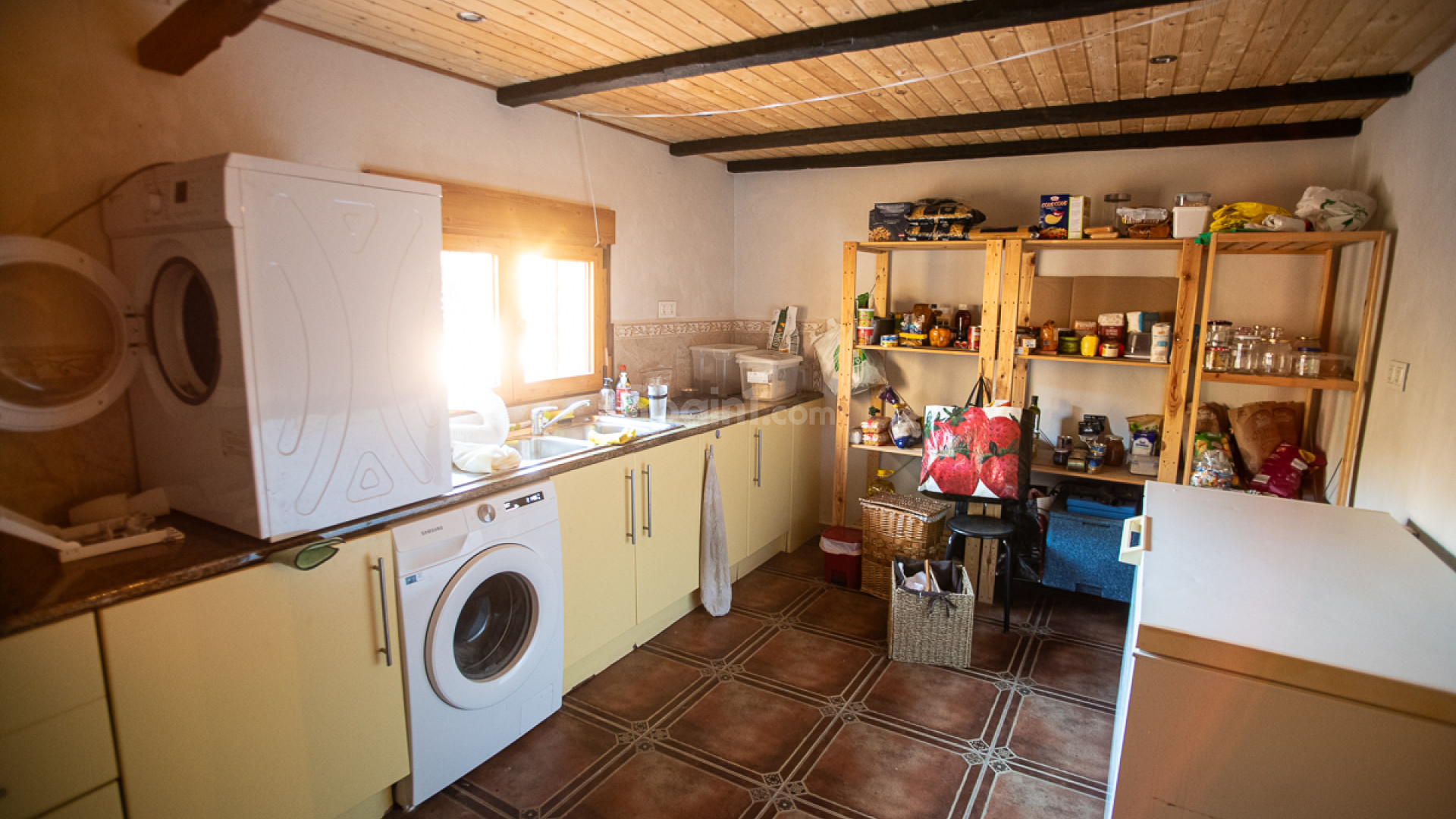 Resale - Commercial Property -
Hondón de las Nieves