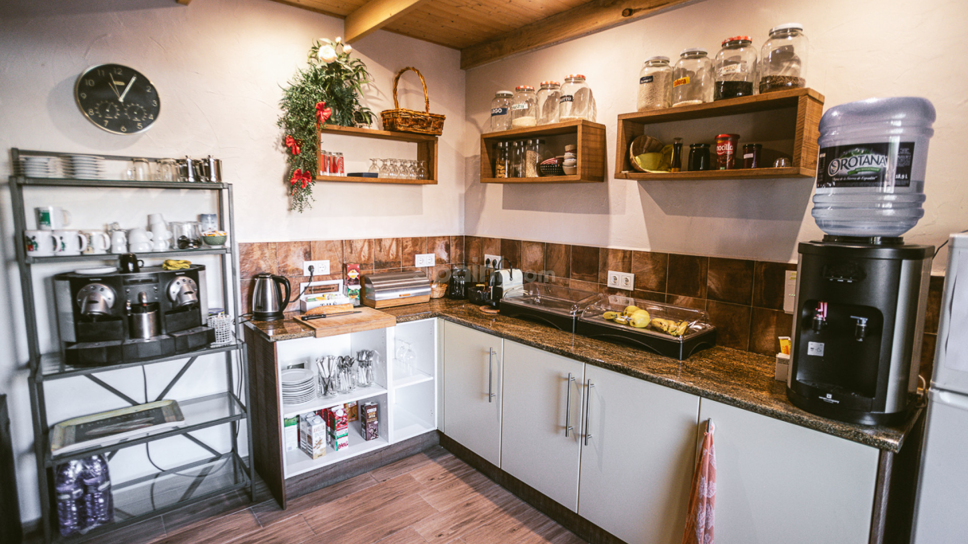 Resale - Commercial Property -
Hondón de las Nieves