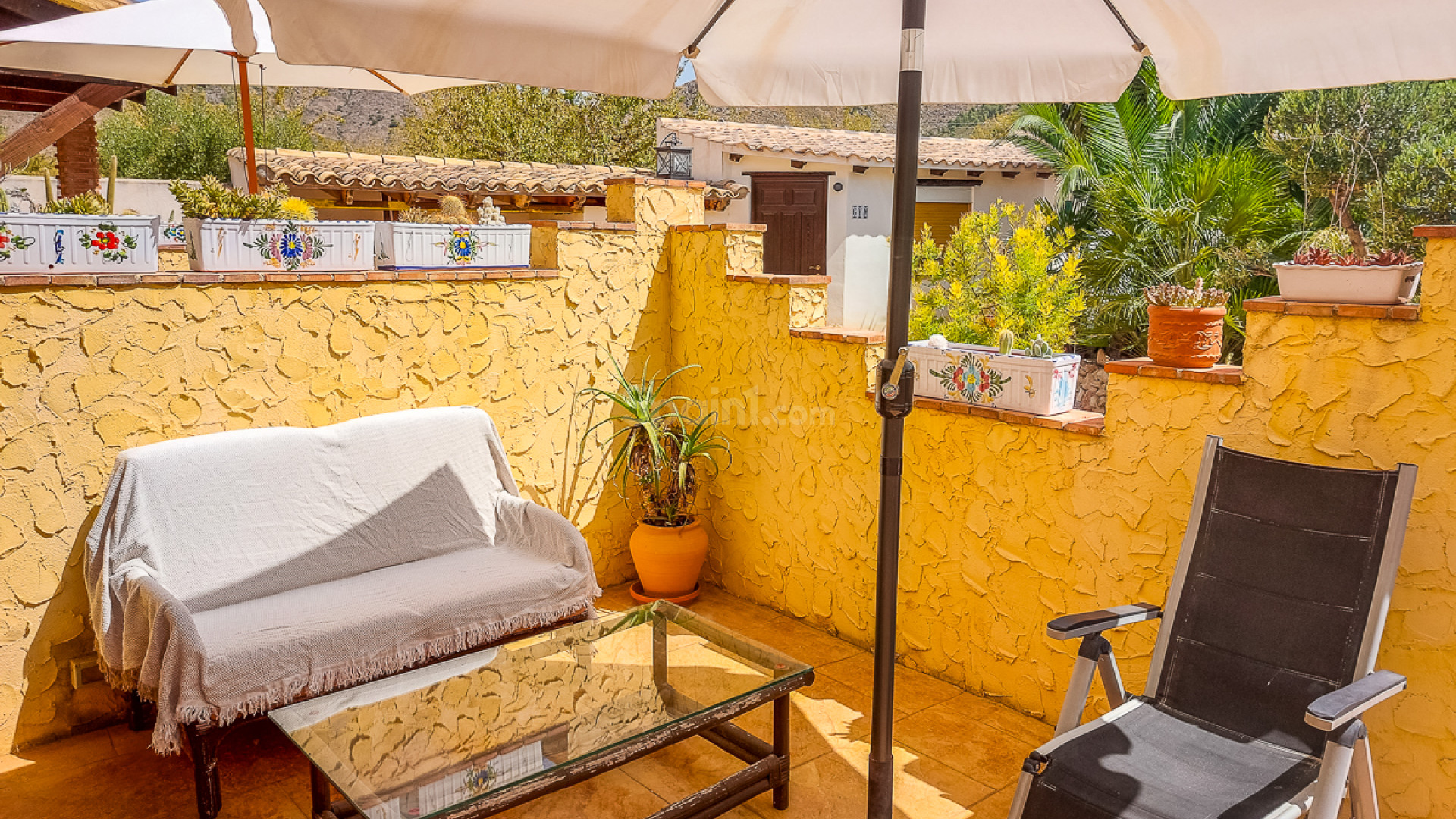 Resale - Commercial Property -
Hondón de las Nieves