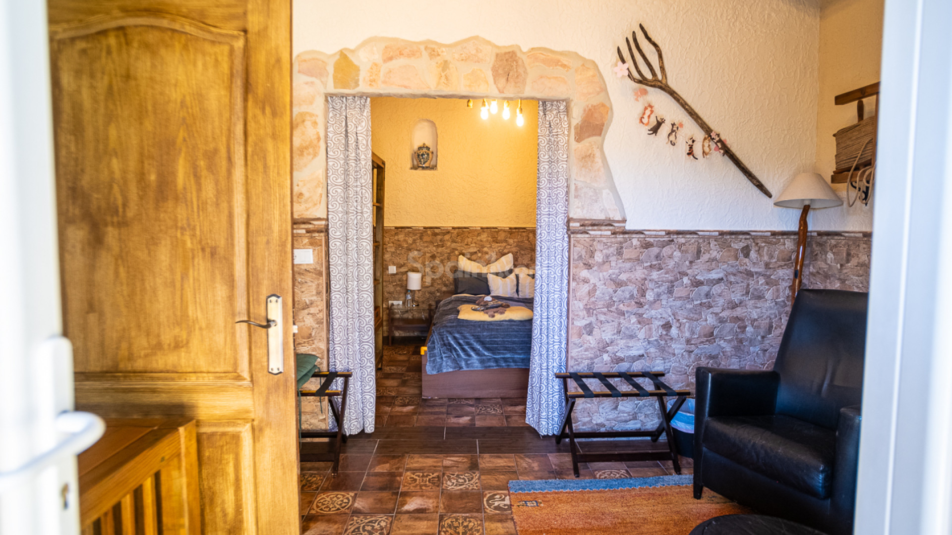 Resale - Commercial Property -
Hondón de las Nieves