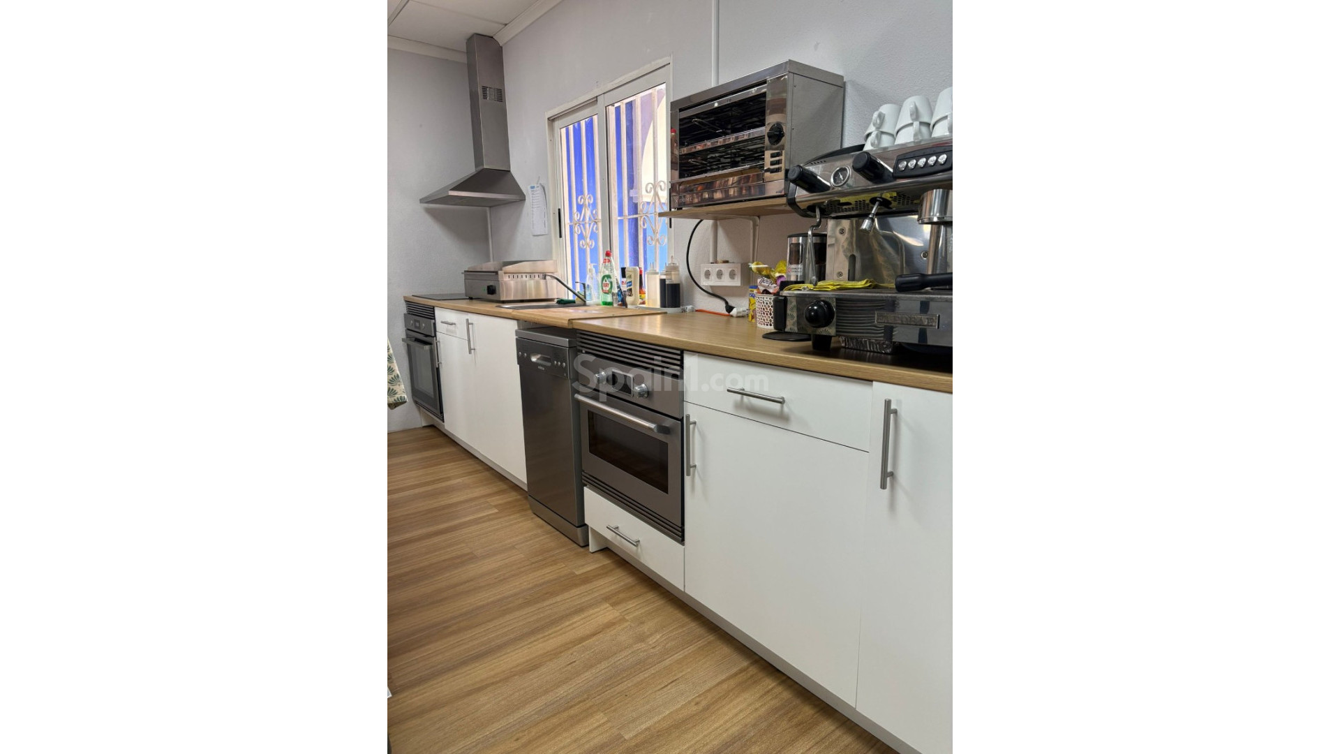 Resale - Commercial Property -
TORREVIEJA - Puerto