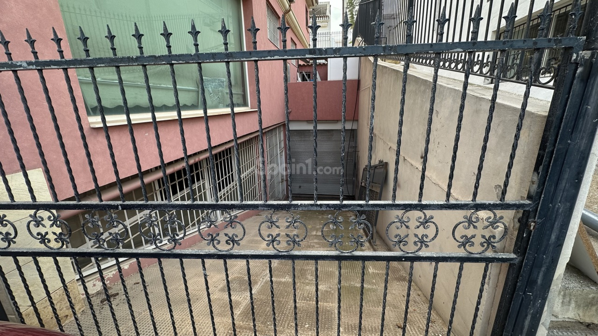 Resale - Commercial -
San Miguel de Salinas