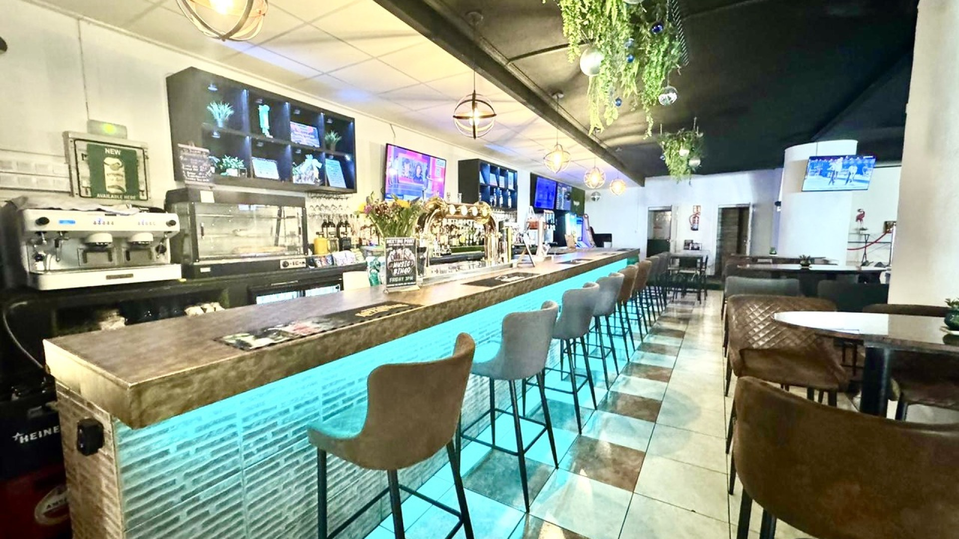 Resale - Commercial -
San Miguel de Salinas