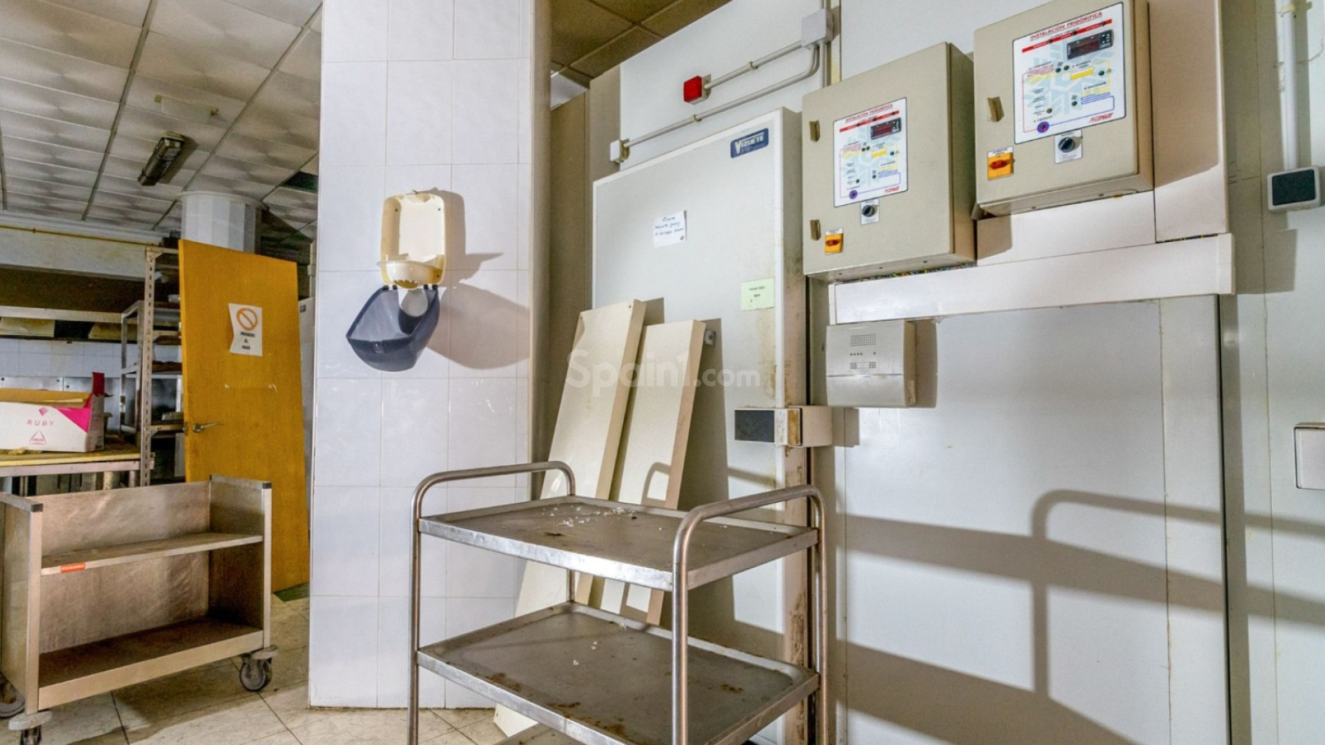 Resale - Commercial -
Torrevieja