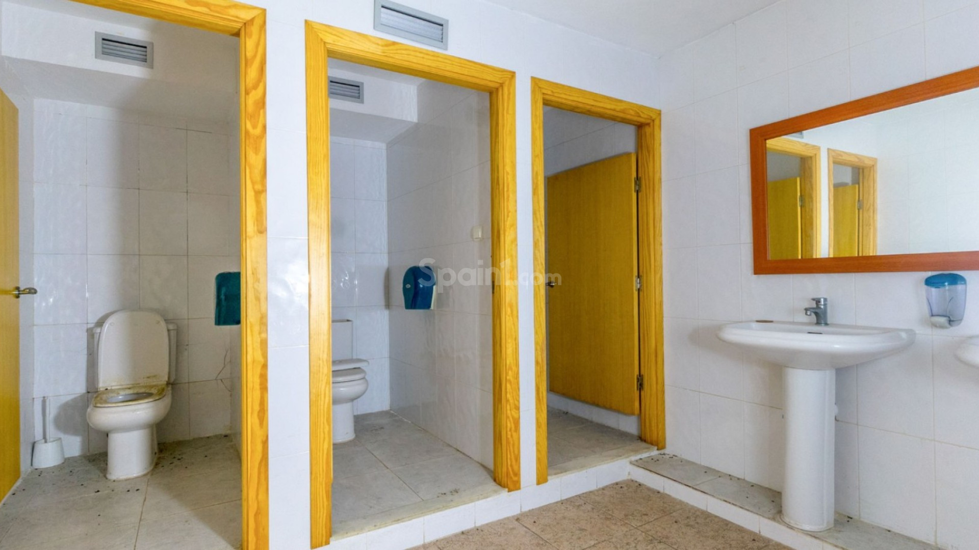 Resale - Commercial -
Torrevieja