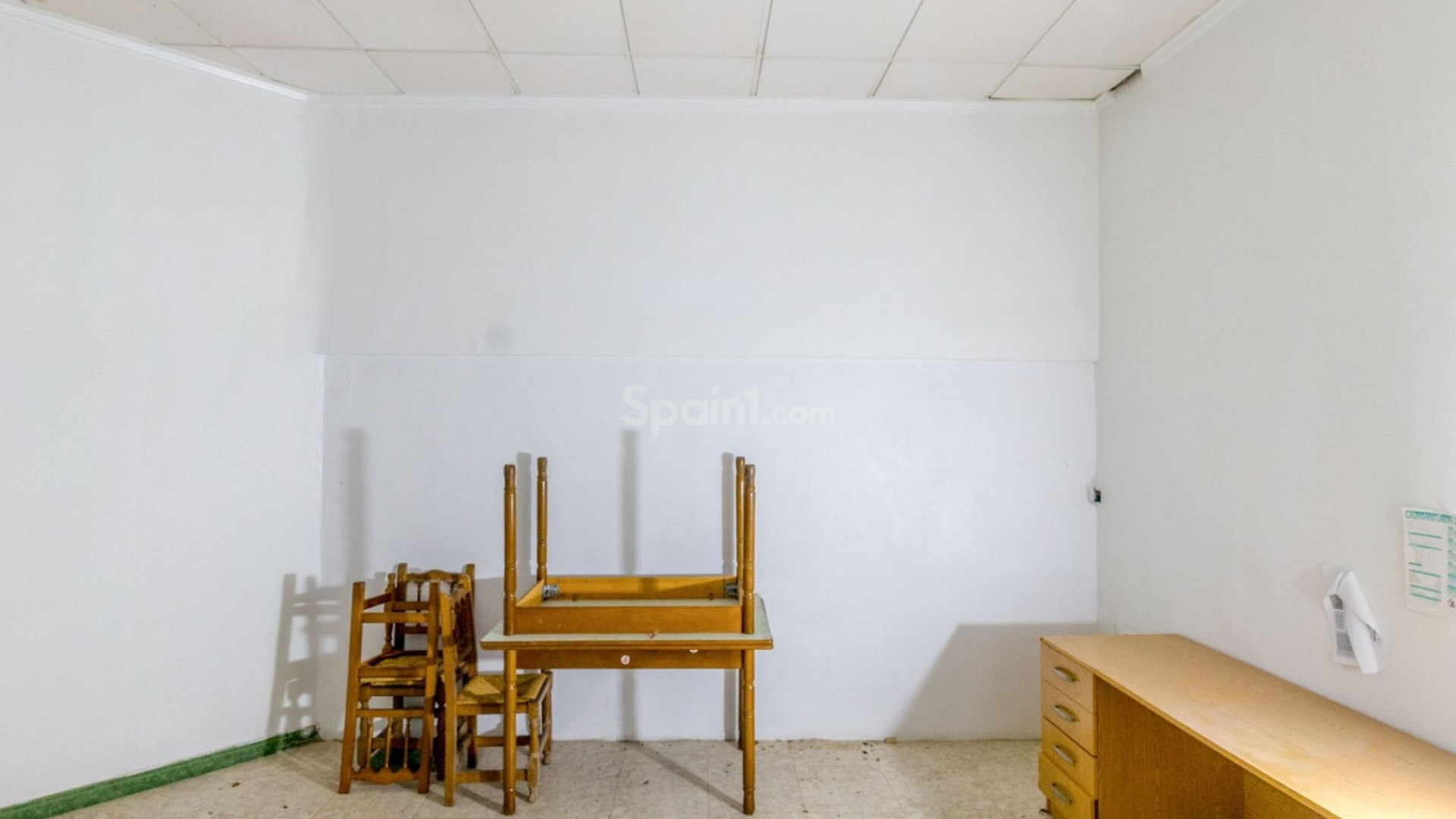 Resale - Commercial -
Torrevieja