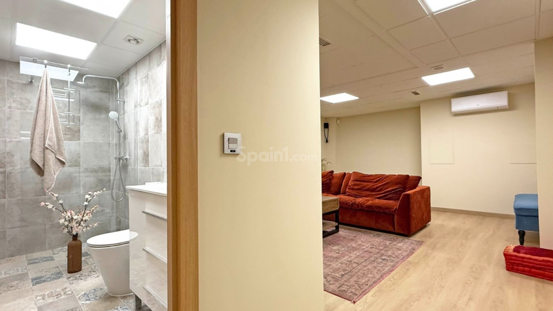 Resale - Commercial -
Torrevieja