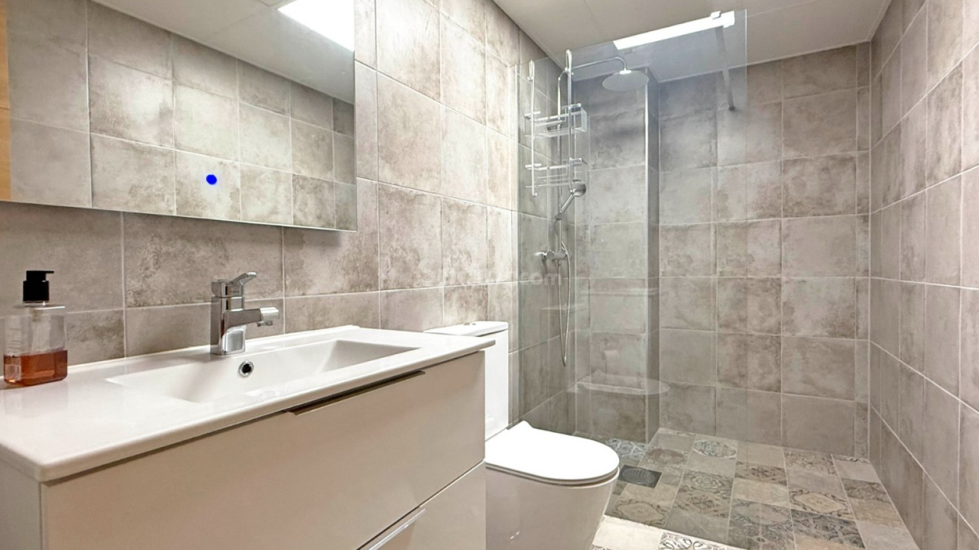 Resale - Commercial -
Torrevieja