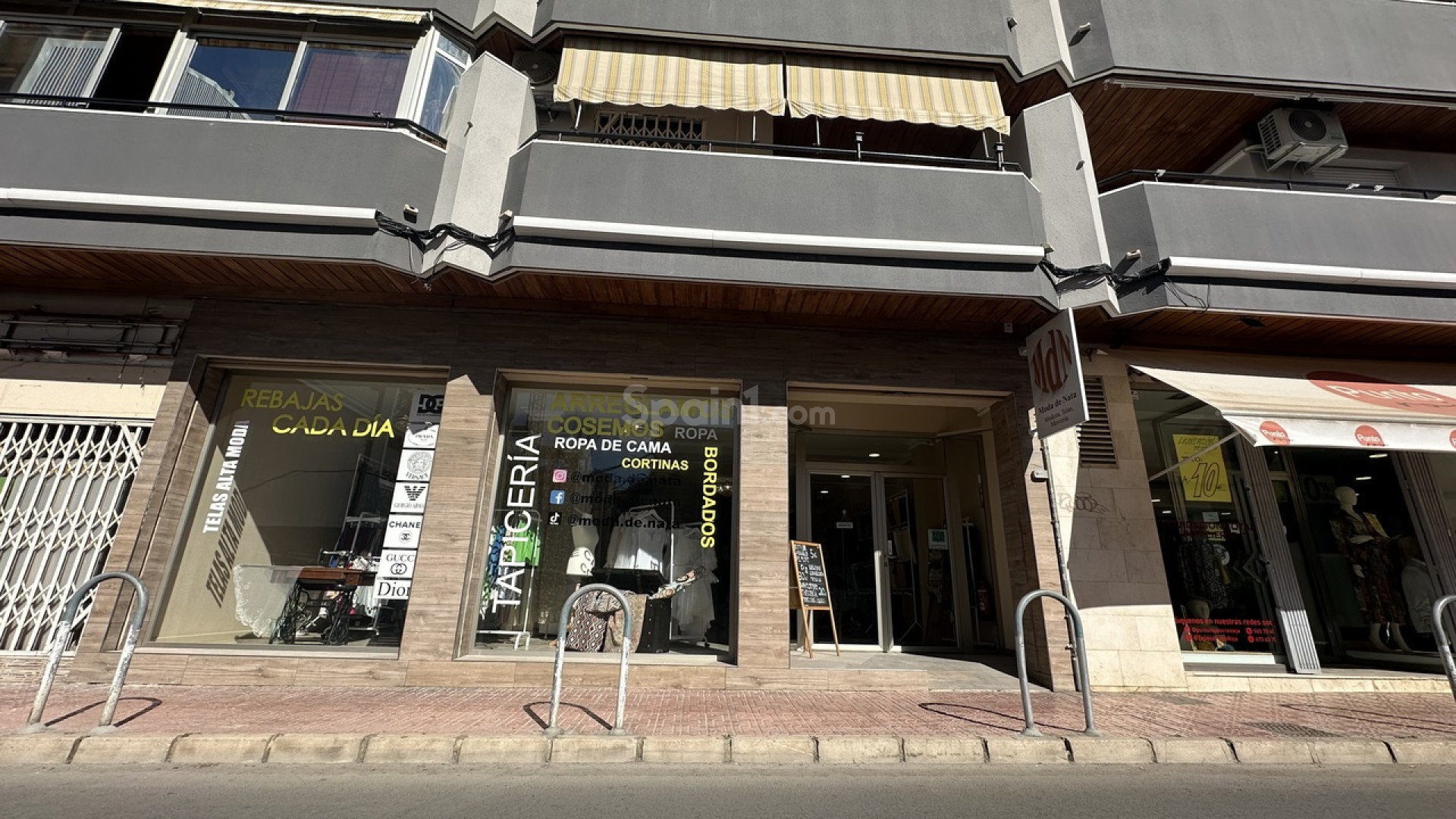 Resale - Commercial -
Torrevieja