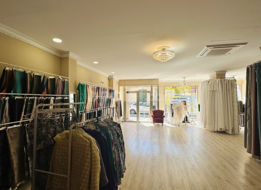 Resale - Commercial -
Torrevieja