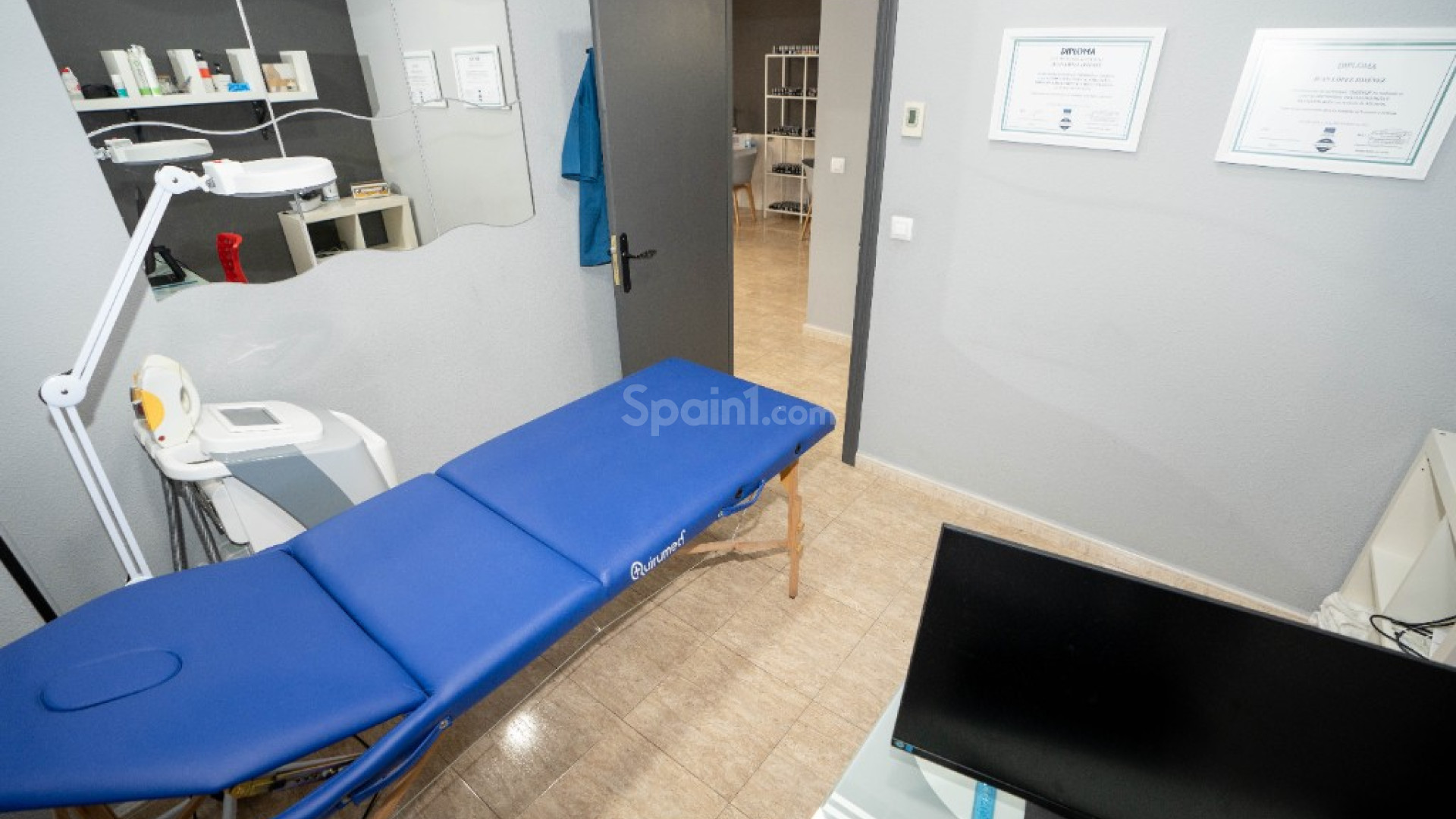 Resale - Commercial -
Torrevieja