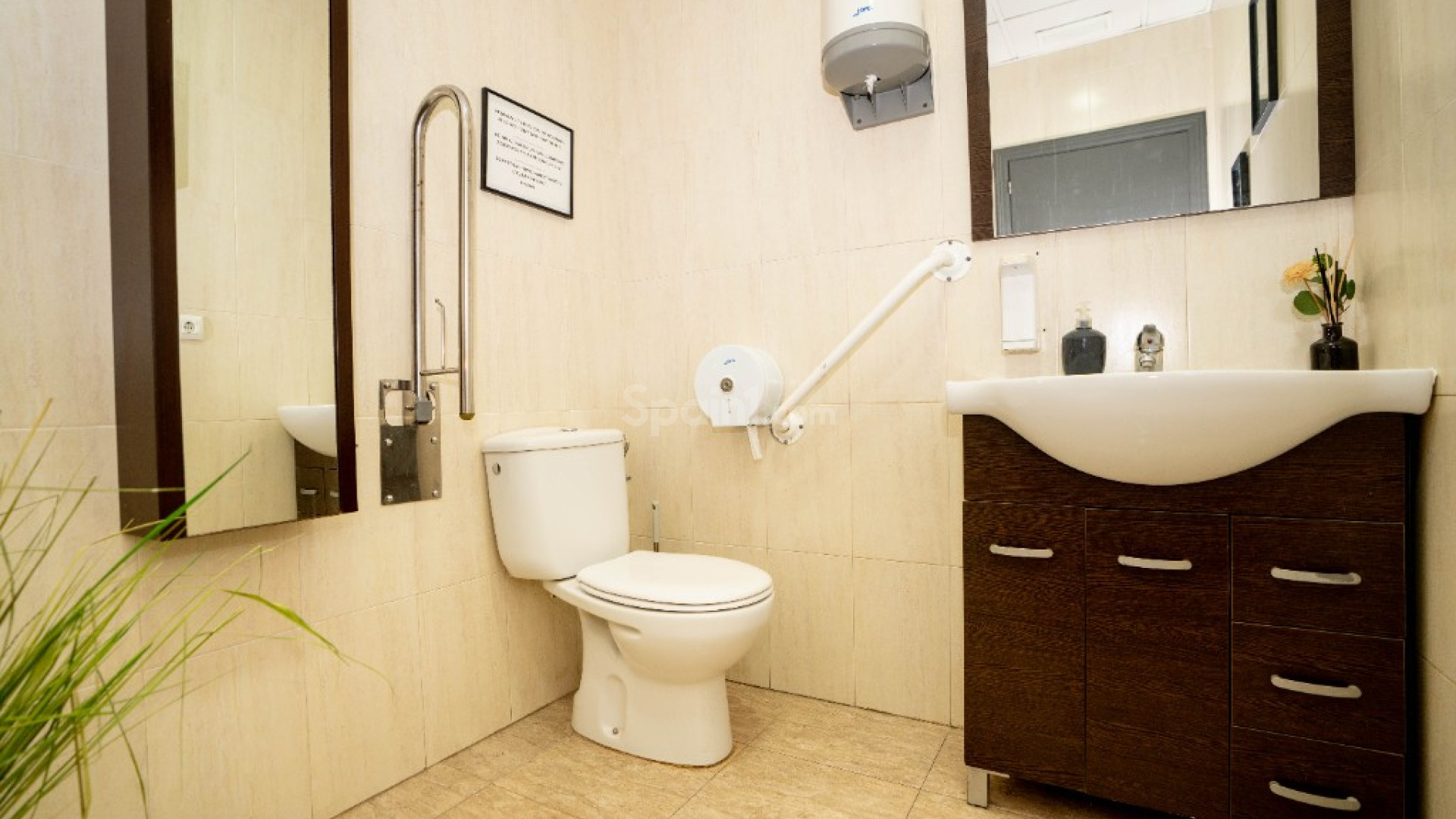 Resale - Commercial -
Torrevieja