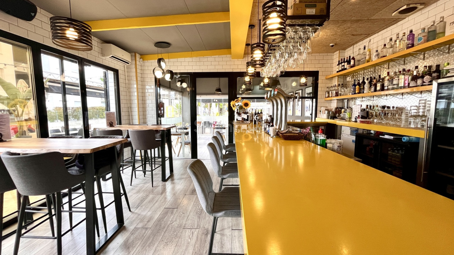 Resale - Commercial -
Villamartín - Villamartin