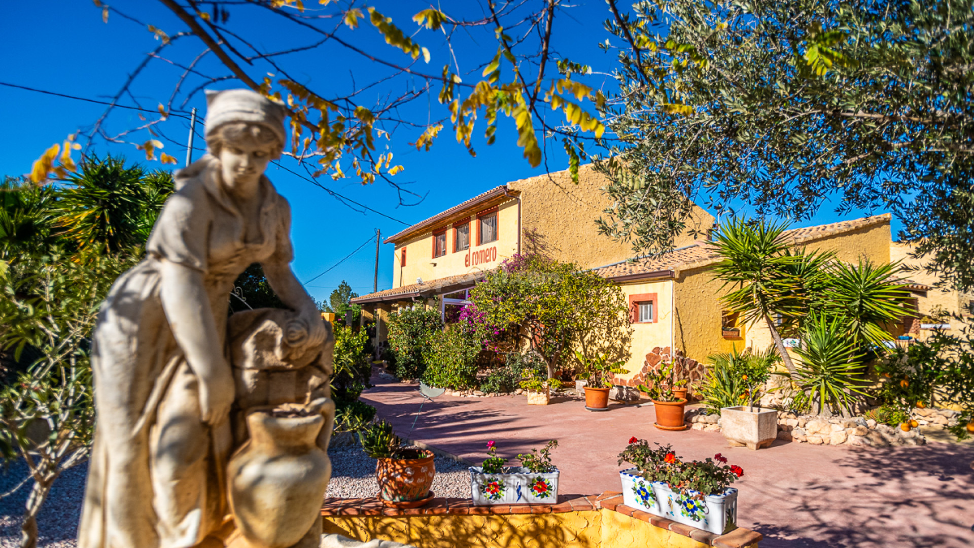 Resale - Kommersiell egendom -
Hondón de las Nieves