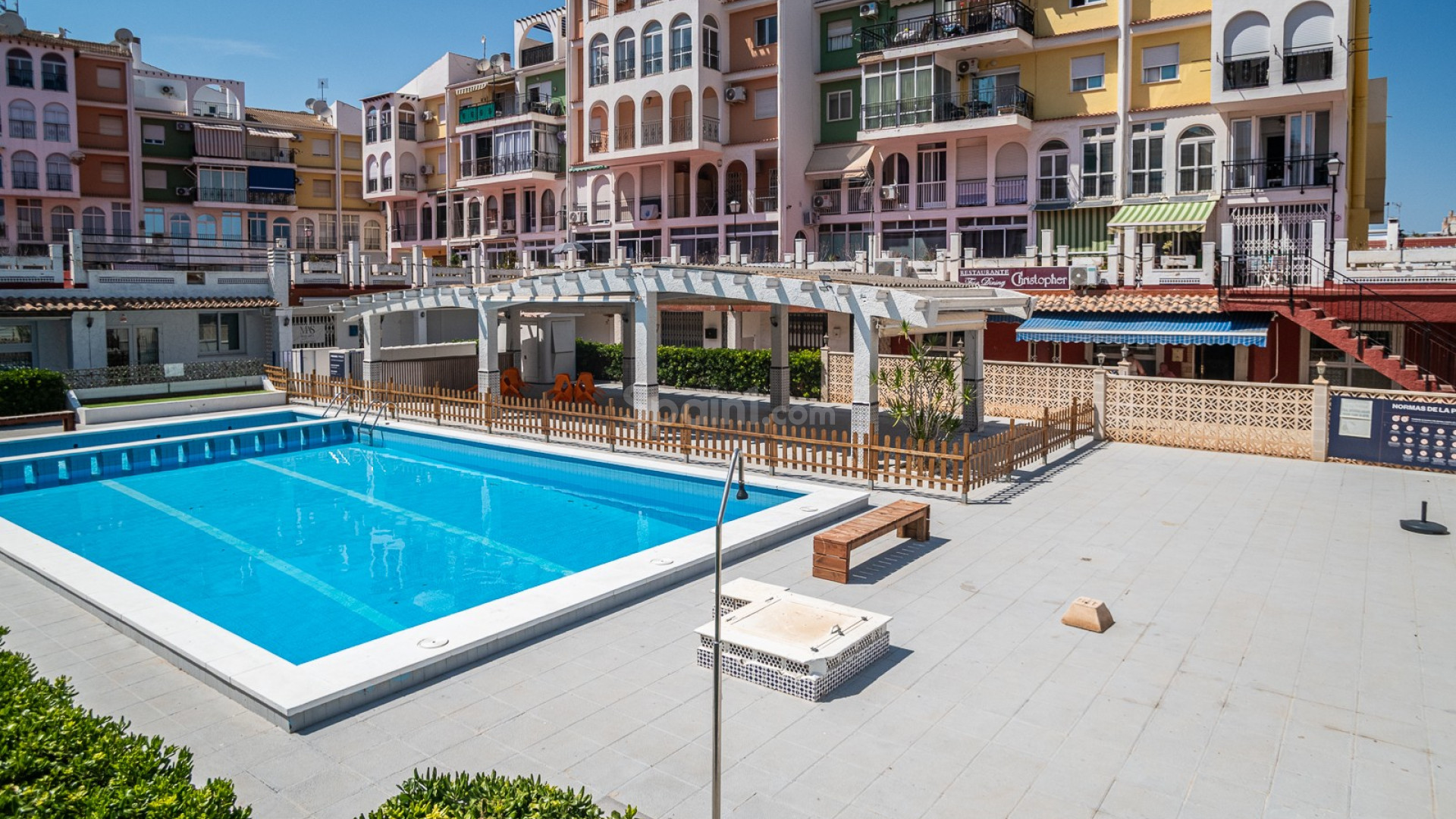 Resale - Kommersiell egendom -
TORREVIEJA - La Veleta