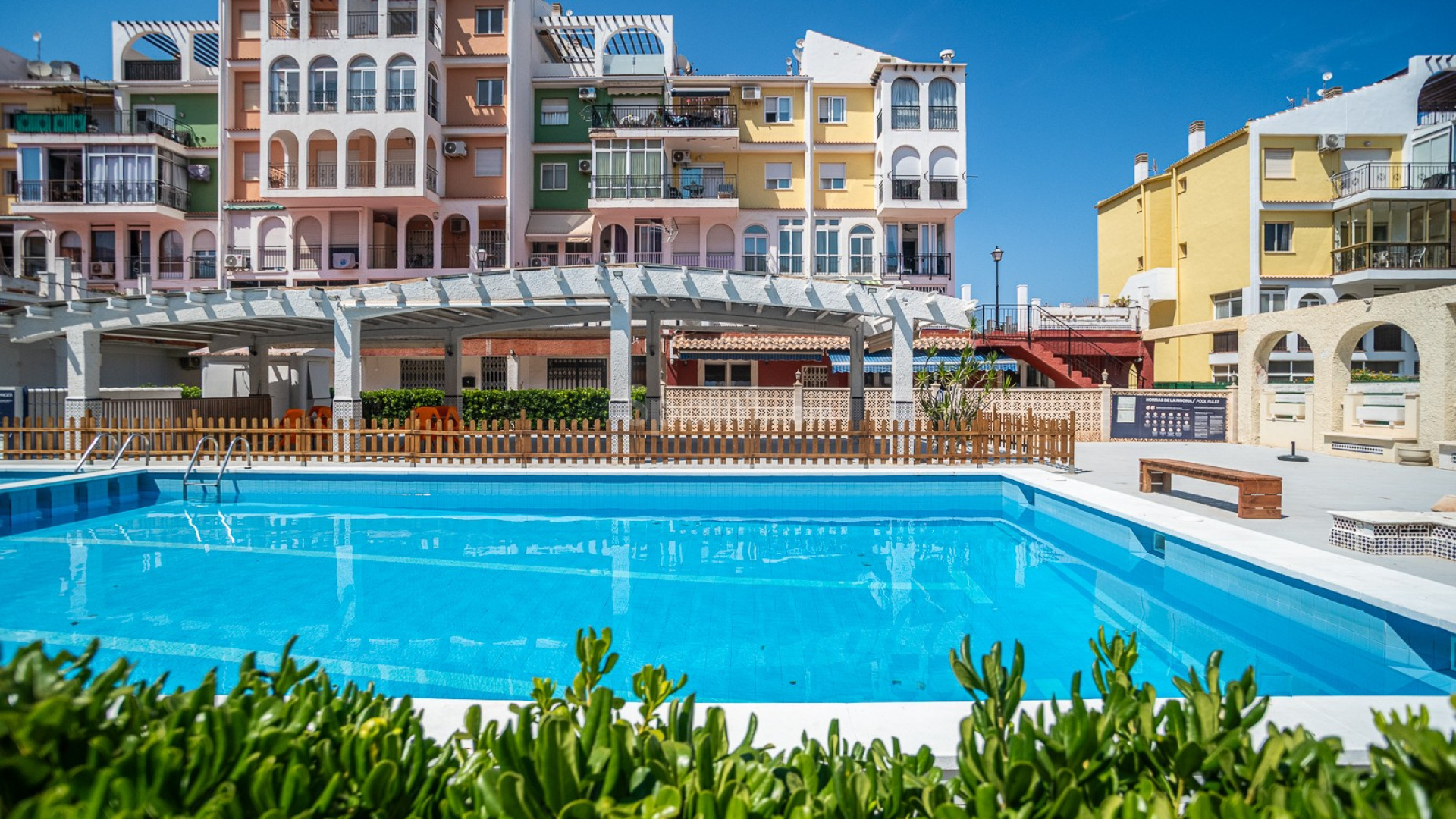 Resale - Kommersiell egendom -
TORREVIEJA - La Veleta