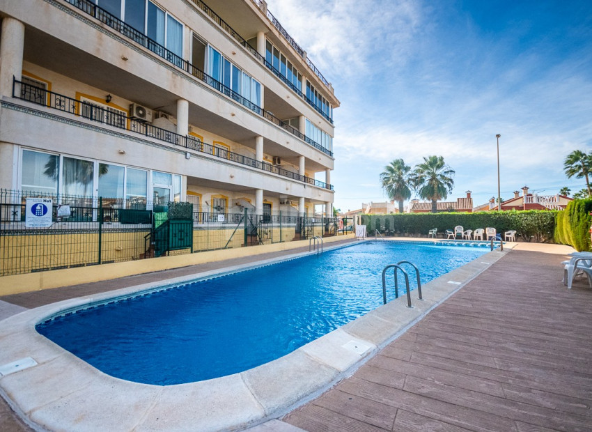 Resale - Lägenhet -
ORIHUELA COSTA - Punta Prima